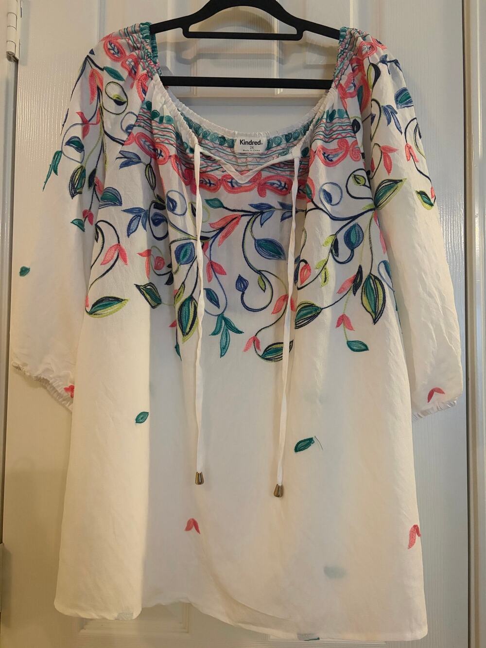 Kindred 2X Embroidered Floral Peasant Blouse White Boho Balloon Sleeve Top
